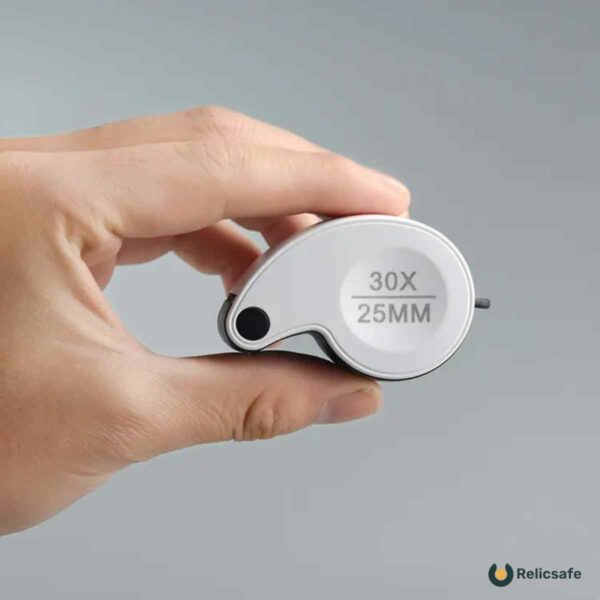 30X Magnification Eye Loupe for Coins & Numismatists With LED (Battery not included) - Image 5